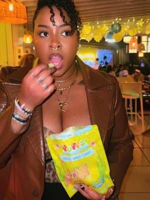 👁️👅👁️💢These freeze-dried candy puffs are scarily good! I can never have just one ☝️ #bugglegumkids @Bubblegum Kids @Invyted - Influencer App #Spongebob #freezedriedcandy #Candy #ad