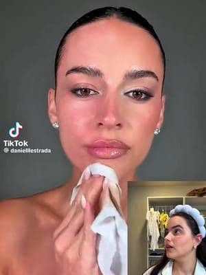 ¿Una sola pasada? 👀 Obviamente tenía que probarlo yo misma. Las toallitas faciales Rice Water Bright de The Face Shop ayudan a remover maquillaje, SPF y la acumulación del día de una sola pasada. Y tengo que decir que ver todo lo que quedó en la toallita después de usarla me sorprendió 😳 Perfectas para esos días en los que quieres desmaquillarte rápido y sin tener que estar frotando la piel. ¿Tú probarías el OneWipeOneSwipe? 🤍 Encuéntralas en Walmart o Amazon. #thefaceshop #OneWipeOneSwipe #koreanskincare #walmartfinds #amazonfinds @The Face Shop US