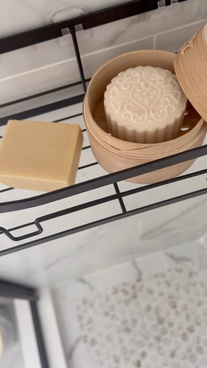 Simplify your shower routine with these Shampoo & Conditioner bars from @vioribeauty 💁🏼♀️🤍
•
•
•
These are so innova