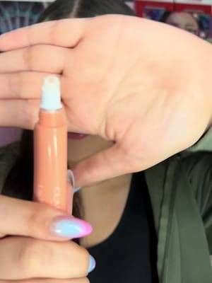 I am obsessed with this Lip Perfector 😍 it’s so moisturizing and beautiful 🥰 #tiktokshop #clarins
