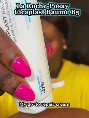 When my skin barrier is damaged, irritated or over-exfoliated, this is the product I always reach for 💙 The La Roche-Posay Cicaplast Baume B5 is my go-to barrier repair cream when my skin feels dry, sensitive or stressed from actives. The rich balm texture helps soothe irritation, lock in hydration and support skin barrier recovery overnight. I love using it after exfoliating, during colder weather, or anytime my skin needs extra care. It’s one of those skincare staples I always keep in my routine for calm, hydrated skin. @La Roche-Posay @L'Oréal Paris UK #AD #lorealistarfav #larocheposay #cicaplast #lorealstaruk