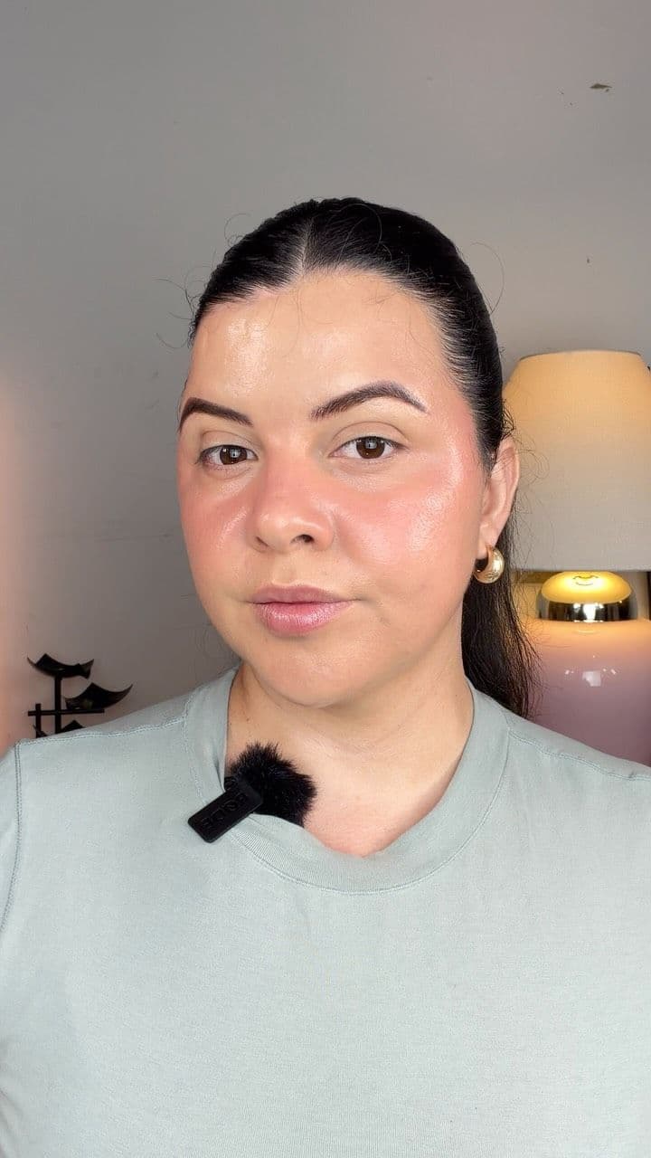 Recuerda Esto!!!🙃
No hay manera correcta todo es cuestión de gustos y de utilizar el blush adecuado 💄 @hudabeauty
.
.