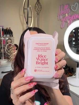 Watch me take the #OneWipeChallenge with @The Face Shop US ‘s Rice Water Bright facial wipes ! These wipes are OUTSTANDING! You must try them for yourself ? Wanna join the challenge? Let me know if you do ! #thefaceshop #onewipechallenge #gifted